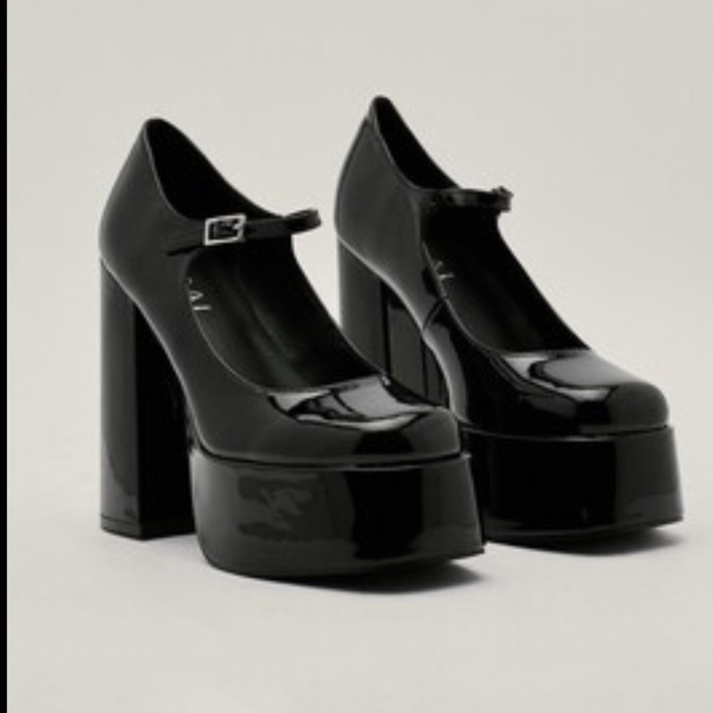 Platform Mary Jane nasty gal black heels